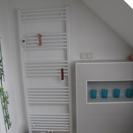 Moeblierte Dachgeschosswohnung In Ruhiger Lage Zu Vermieten 韦茨拉尔 外观 照片