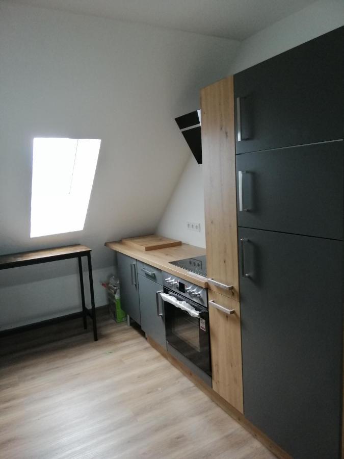 Moeblierte Dachgeschosswohnung In Ruhiger Lage Zu Vermieten 韦茨拉尔 外观 照片