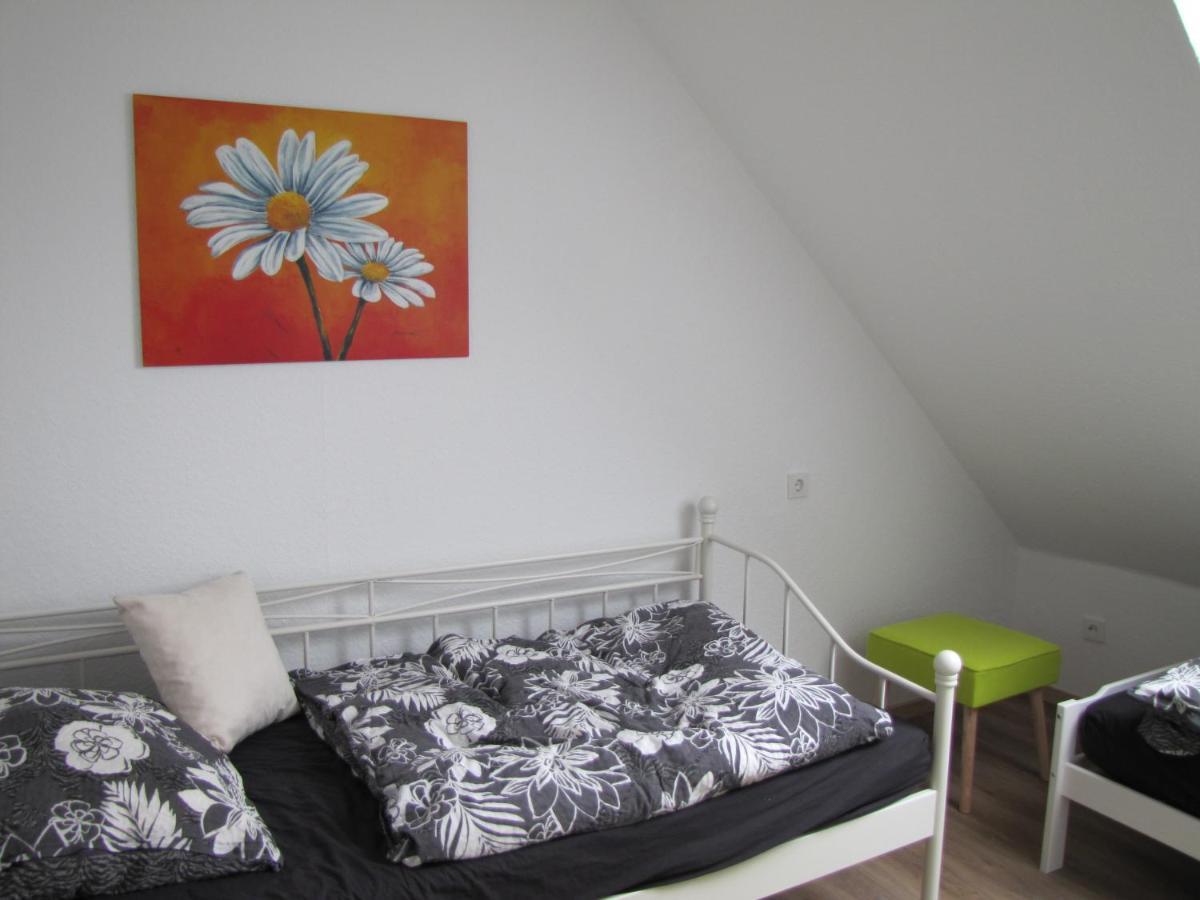 Moeblierte Dachgeschosswohnung In Ruhiger Lage Zu Vermieten 韦茨拉尔 外观 照片