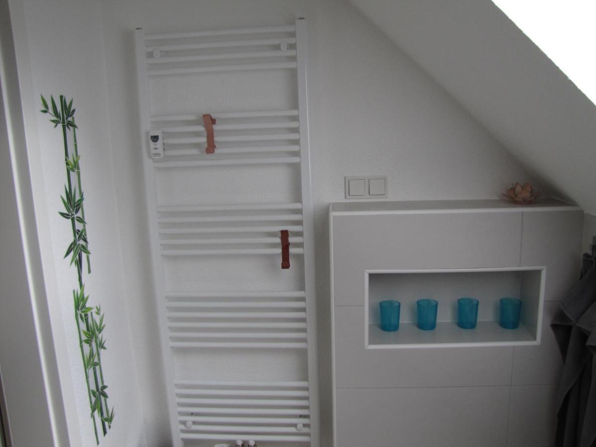 Moeblierte Dachgeschosswohnung In Ruhiger Lage Zu Vermieten 韦茨拉尔 外观 照片