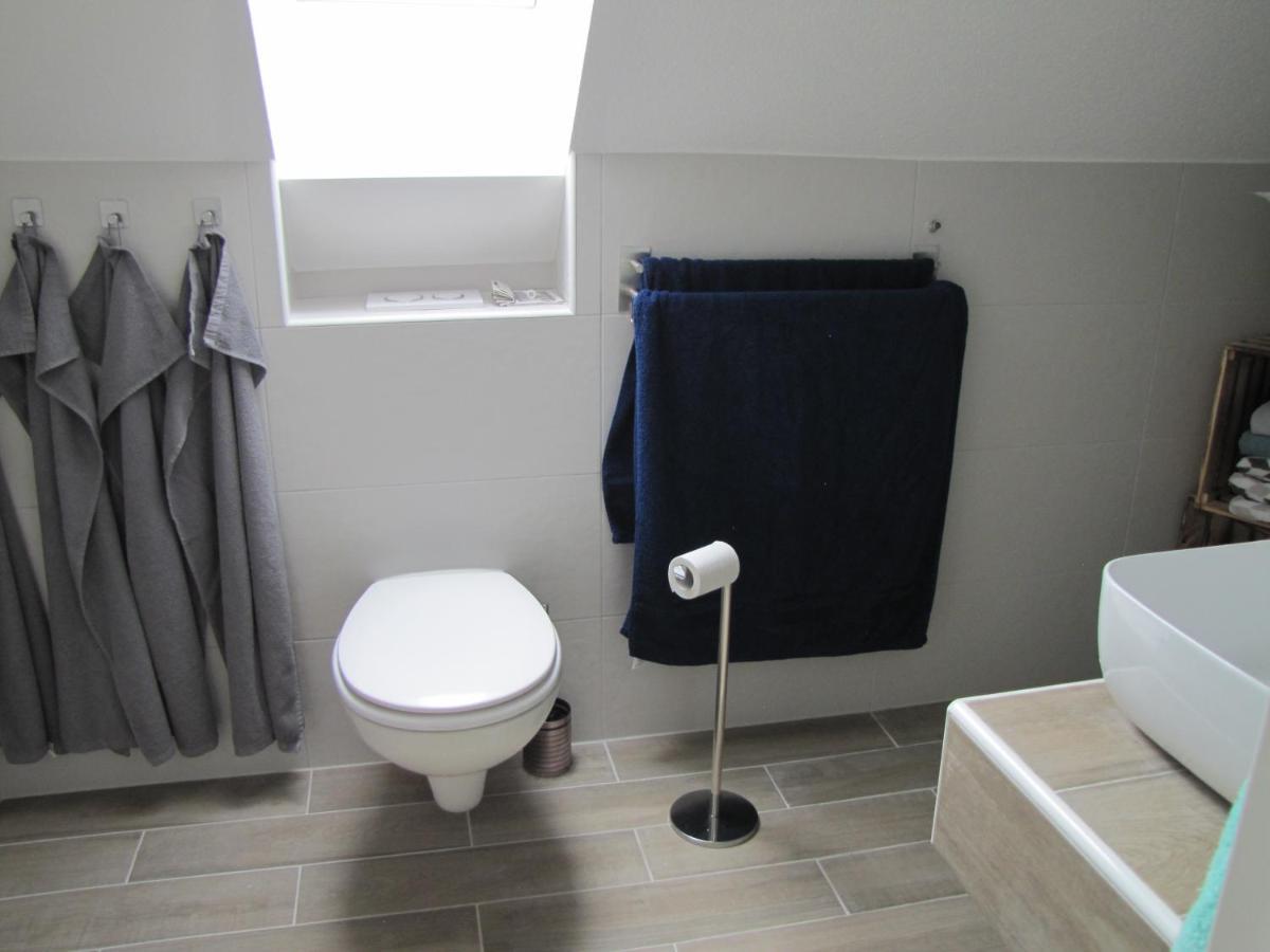 Moeblierte Dachgeschosswohnung In Ruhiger Lage Zu Vermieten 韦茨拉尔 外观 照片